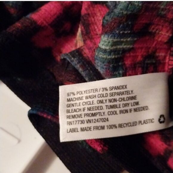 Rachel Comey X Target Long Sleeve Turtleneck  Kodak Red Floral NWT Size 4X - Picture 11 of 11